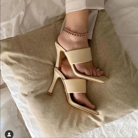 Zara Asymmetrical Toe Strap Heels - Picture 2 of 11